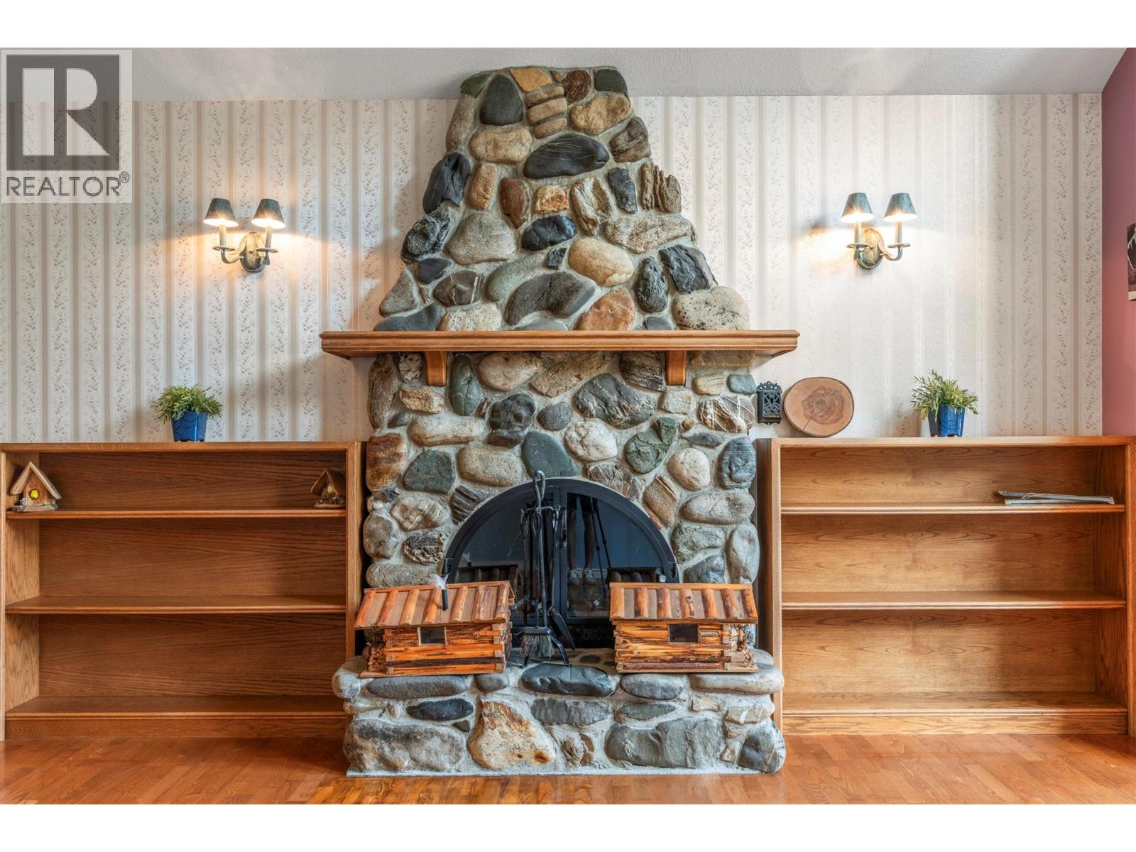 995 SHUSWAP RIVER DRIVE - 26