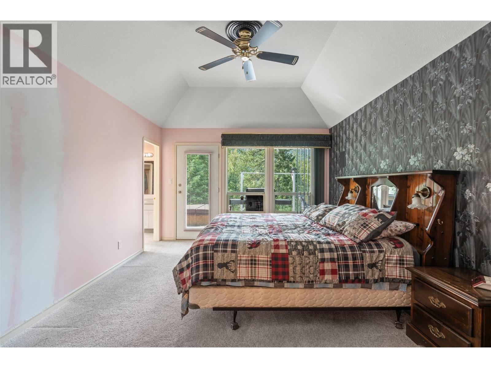 995 SHUSWAP RIVER DRIVE - 42