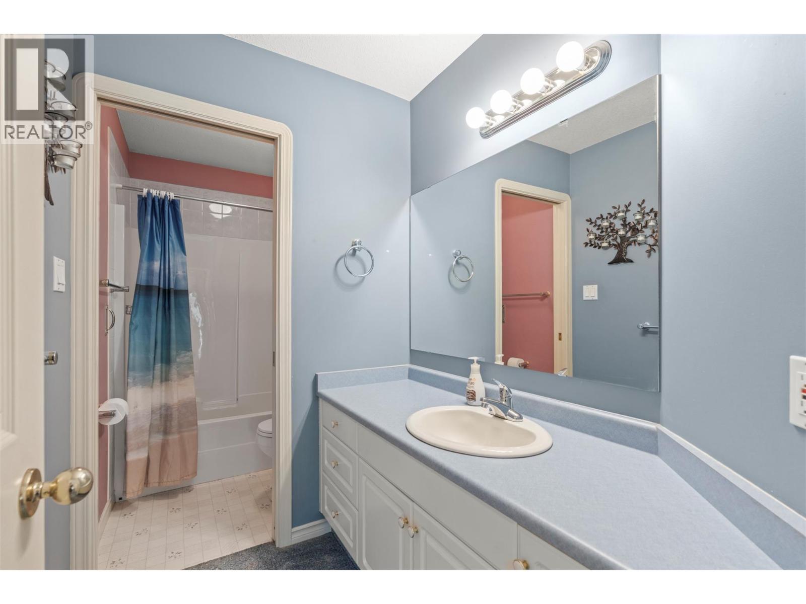 995 SHUSWAP RIVER DRIVE - 40