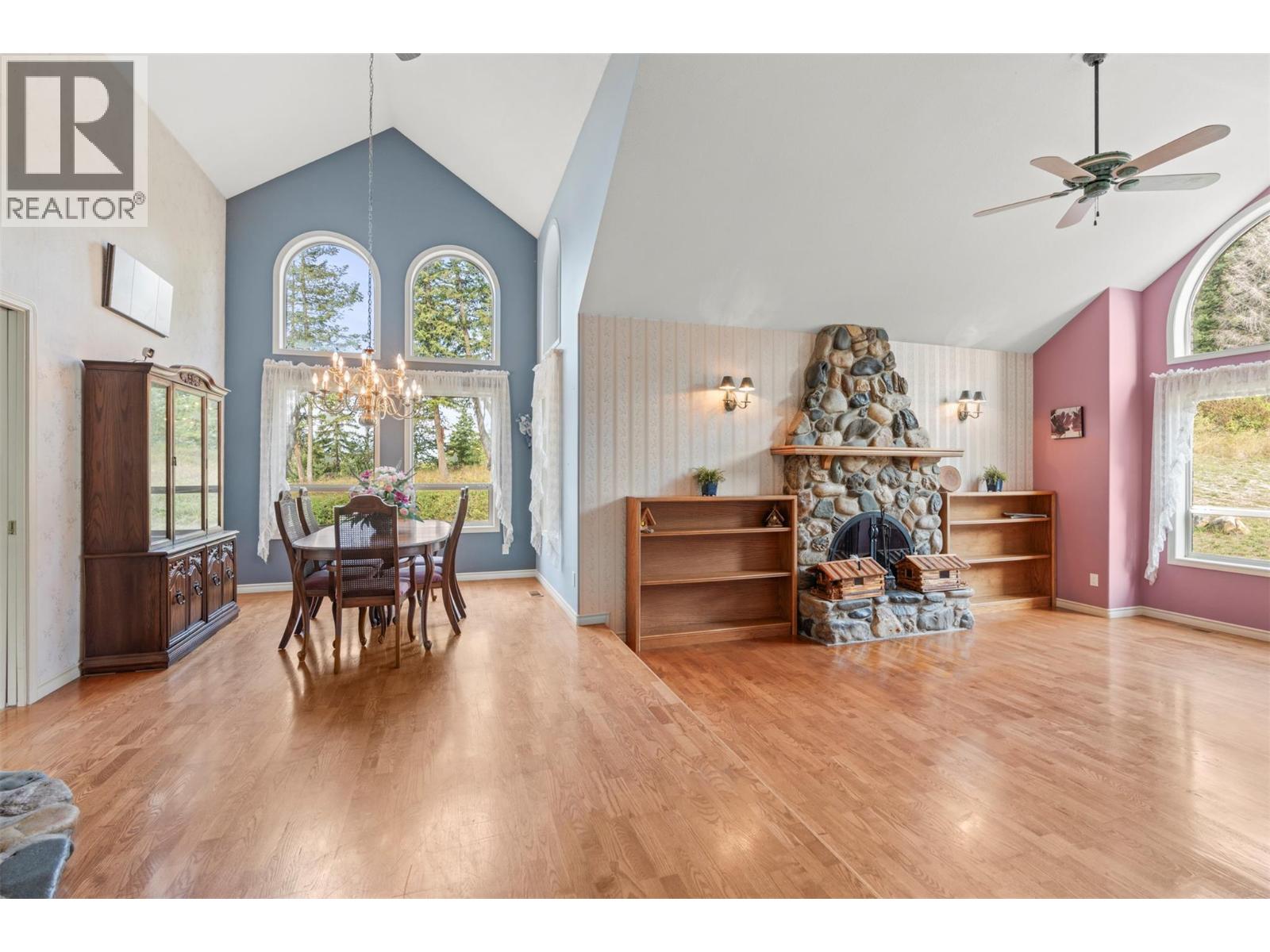 995 SHUSWAP RIVER DRIVE - 23