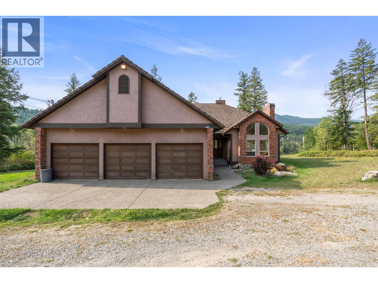 995 SHUSWAP RIVER DRIVE - 5
