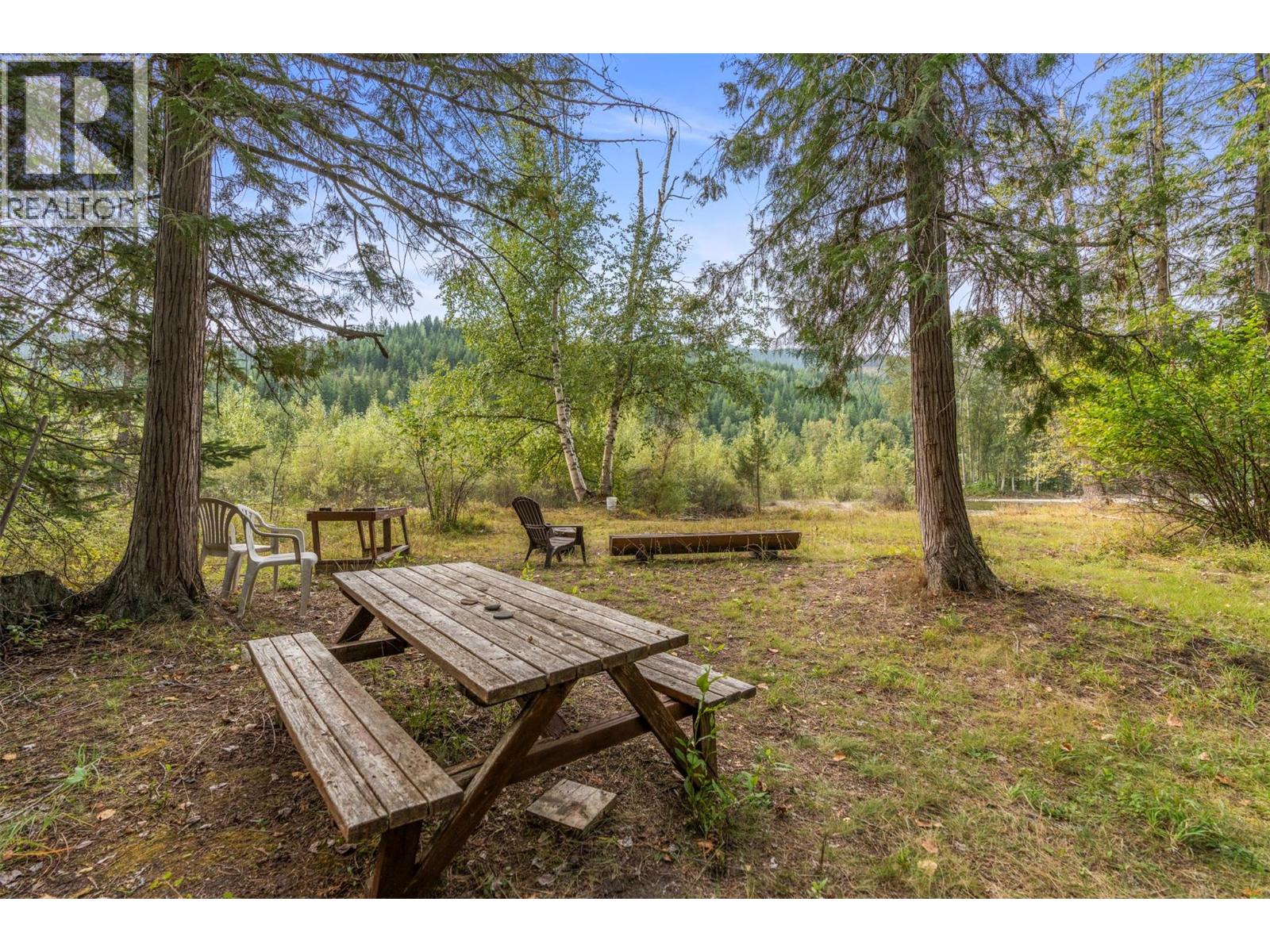 995 SHUSWAP RIVER DRIVE - 58