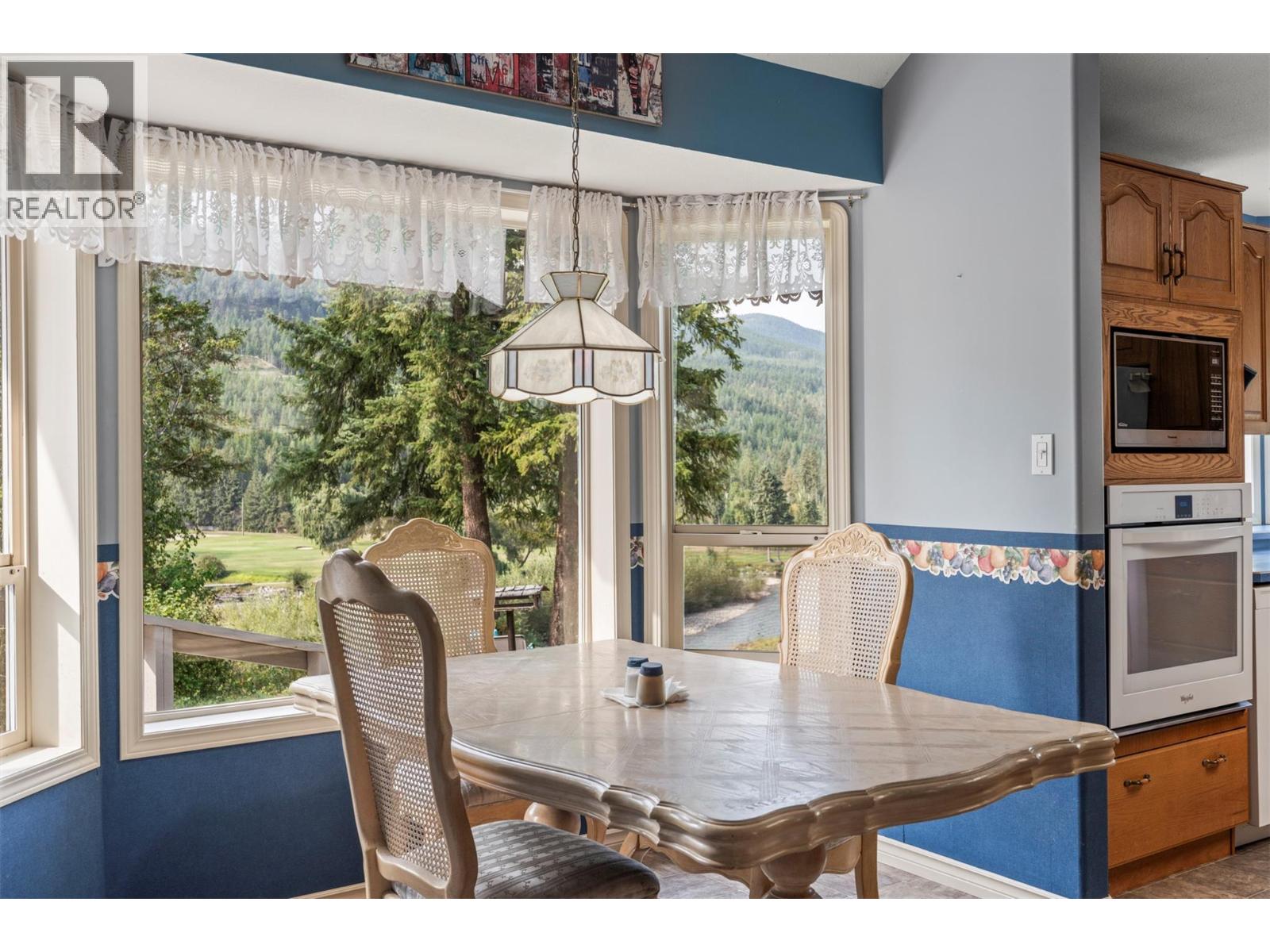 995 SHUSWAP RIVER DRIVE - 31