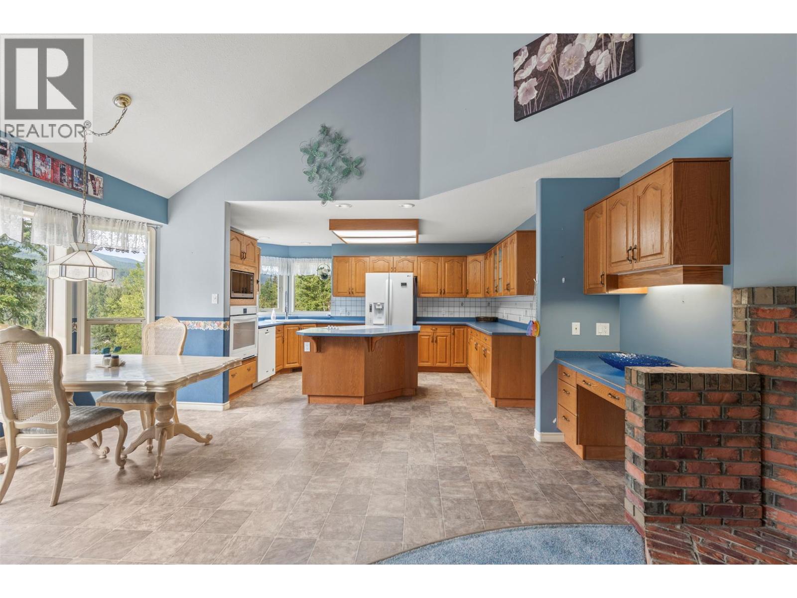 995 SHUSWAP RIVER DRIVE - 30