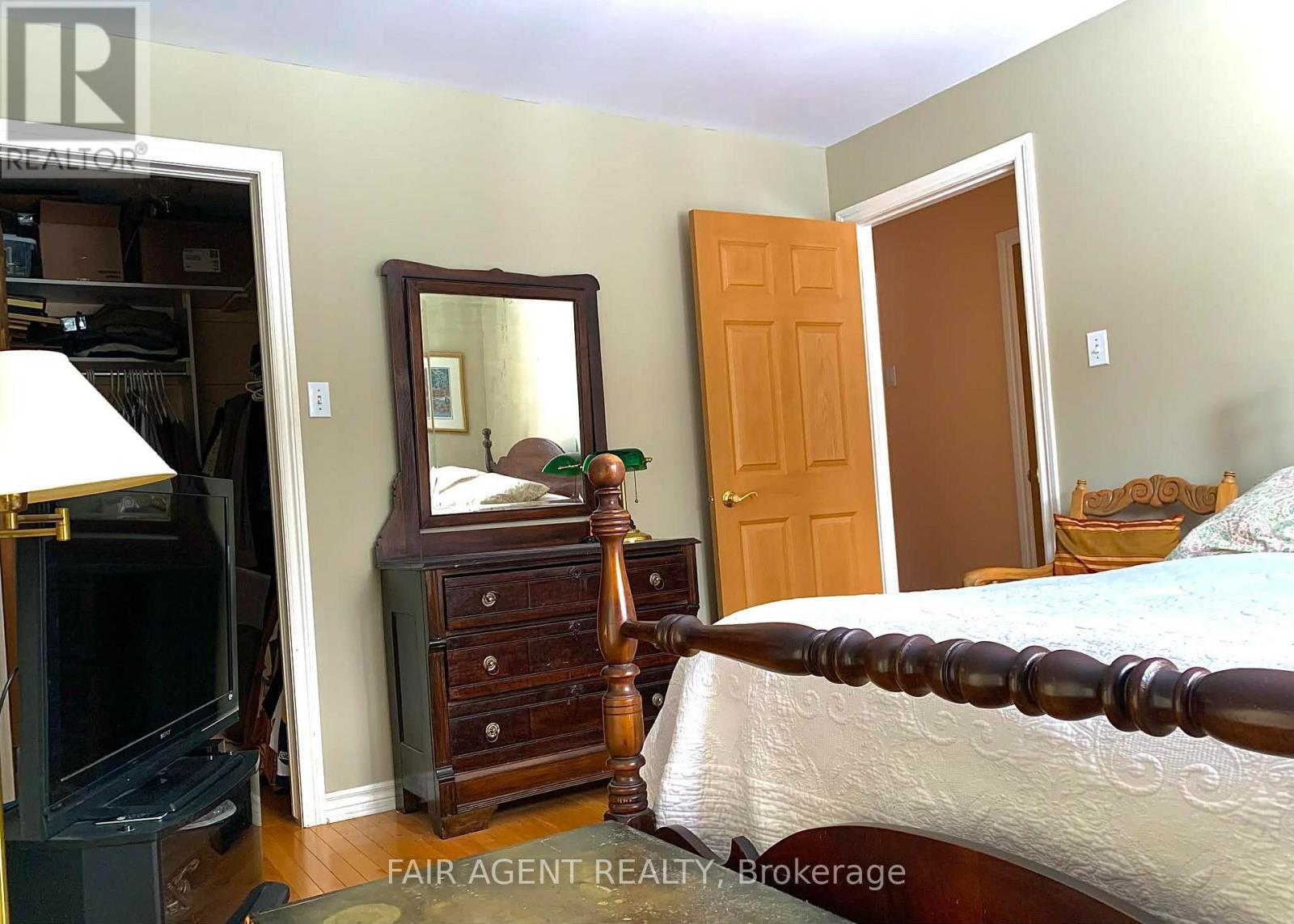 164 BAILLIE AVENUE - 16