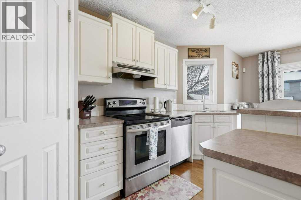 Single Family House for Sale in  Somerset Manor SW Somerset Calgary 