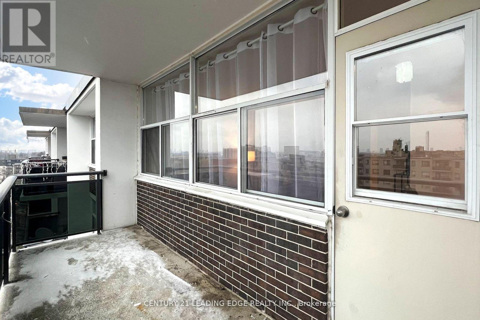 #1005 2245 EGLINTON AVENUE E - 35