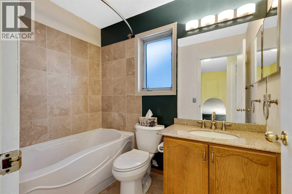 Single Family House for Sale in  Macewan Ridge Close NW MacEwan Glen Calgary 