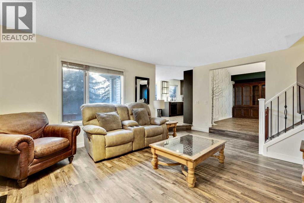 Single Family House for Sale in  Macewan Ridge Close NW MacEwan Glen Calgary 