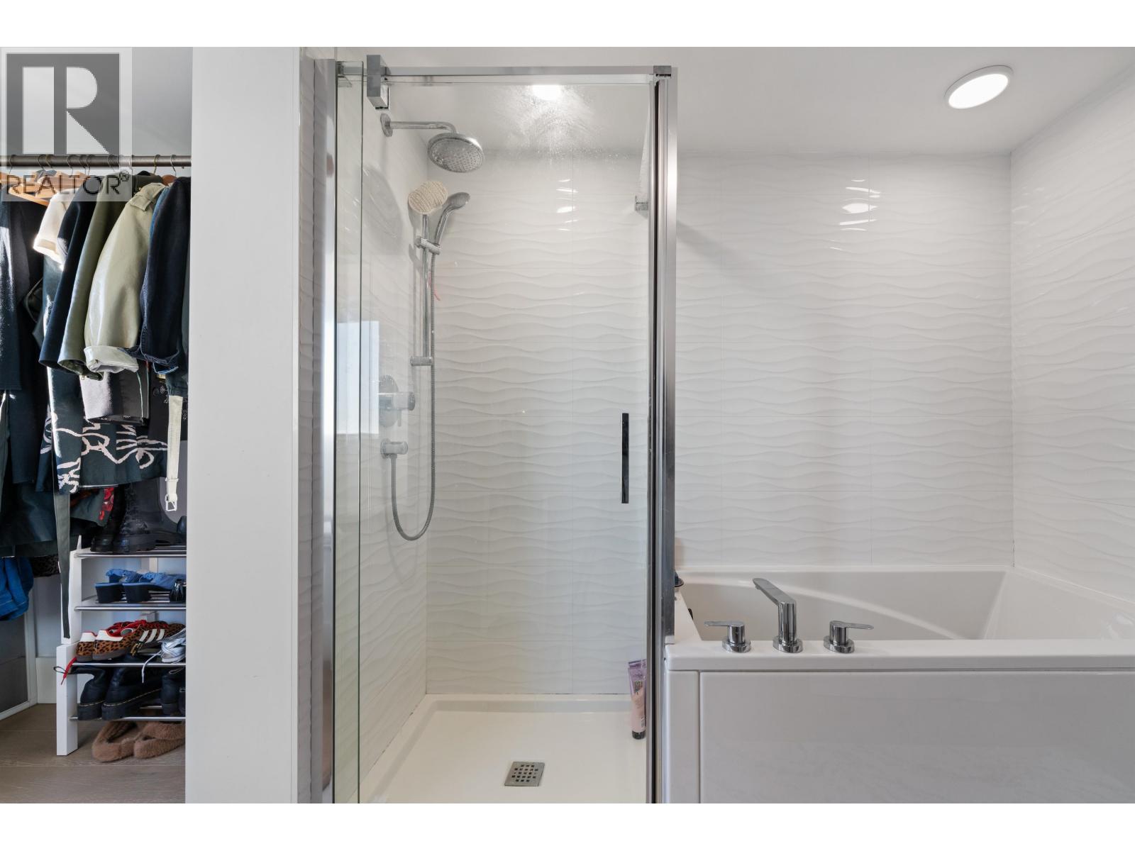 1073 CLYDE AVENUE, West Vancouver