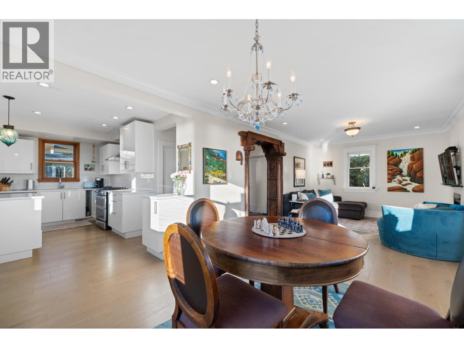 1073 CLYDE AVENUE, West Vancouver