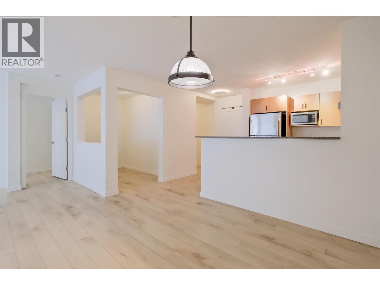 #202-571 Yates Road, Kelowna