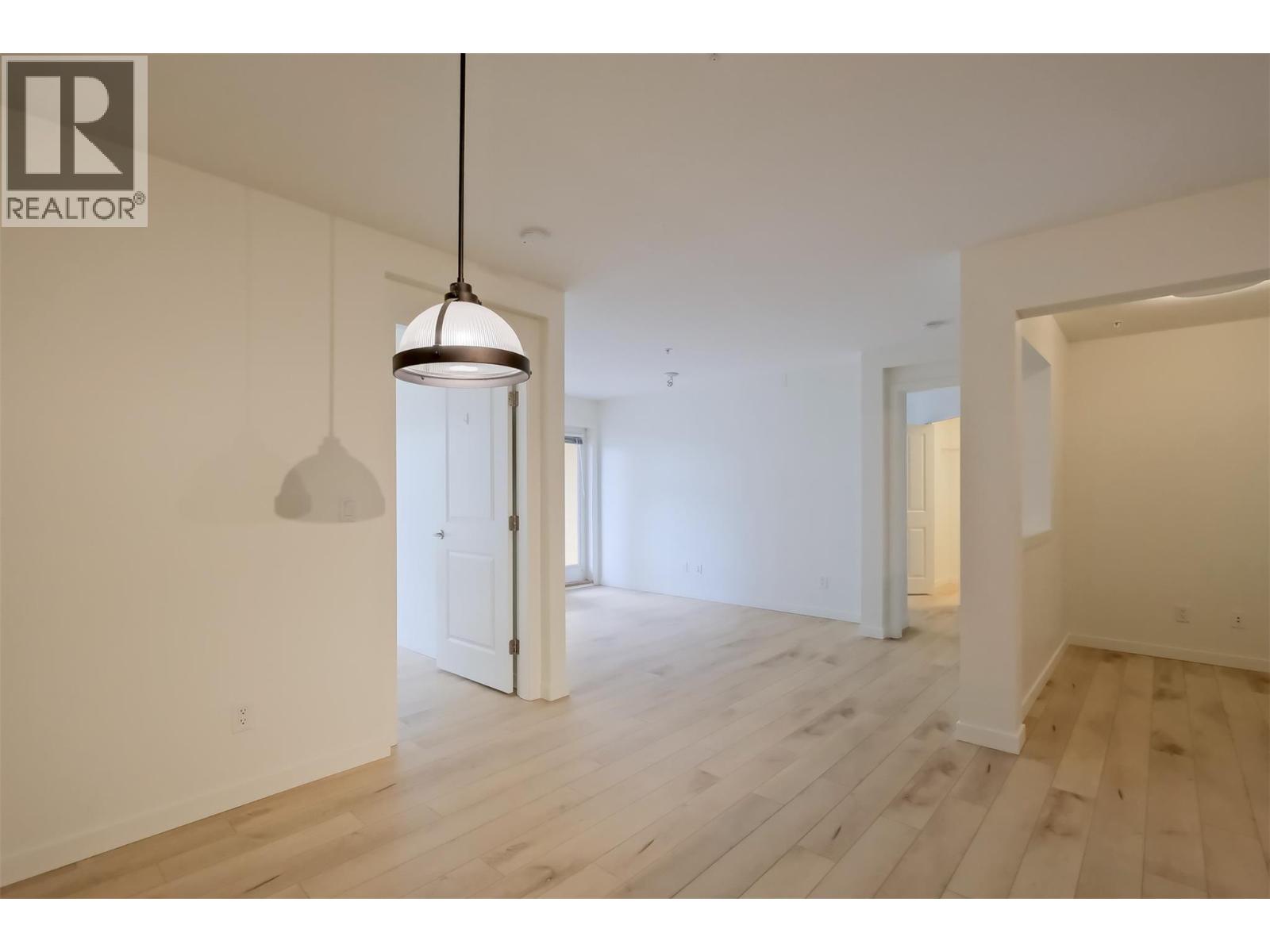 #202 571 Yates Road - 2
