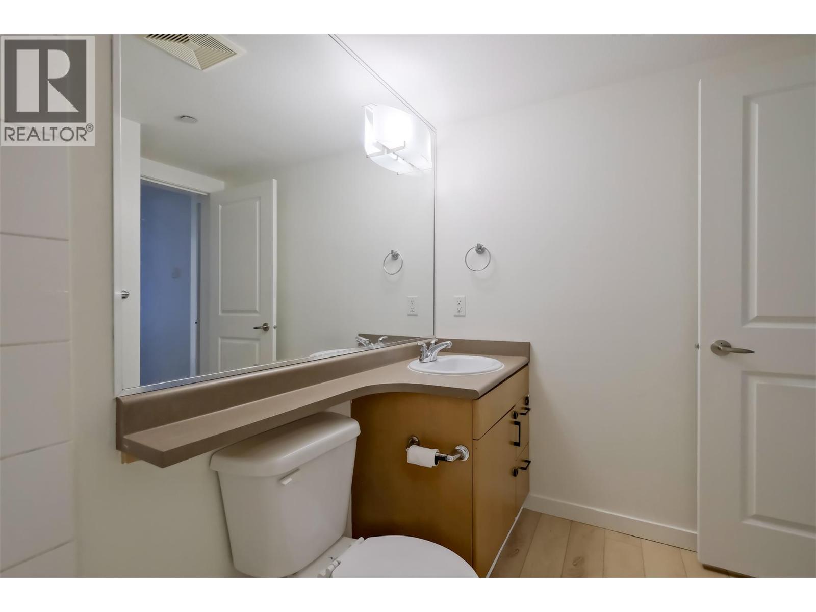 571 Yates Road Unit# 202, Kelowna