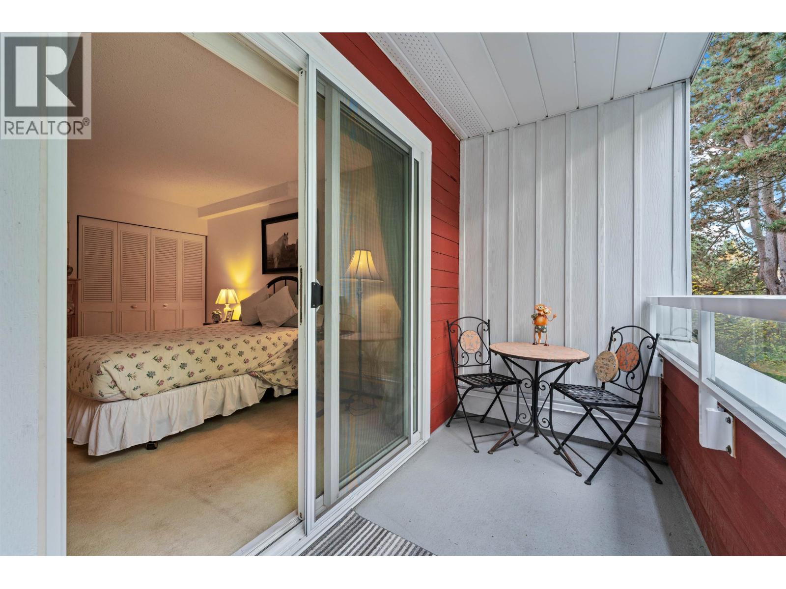 206 250 W 1ST STREET, North Vancouver