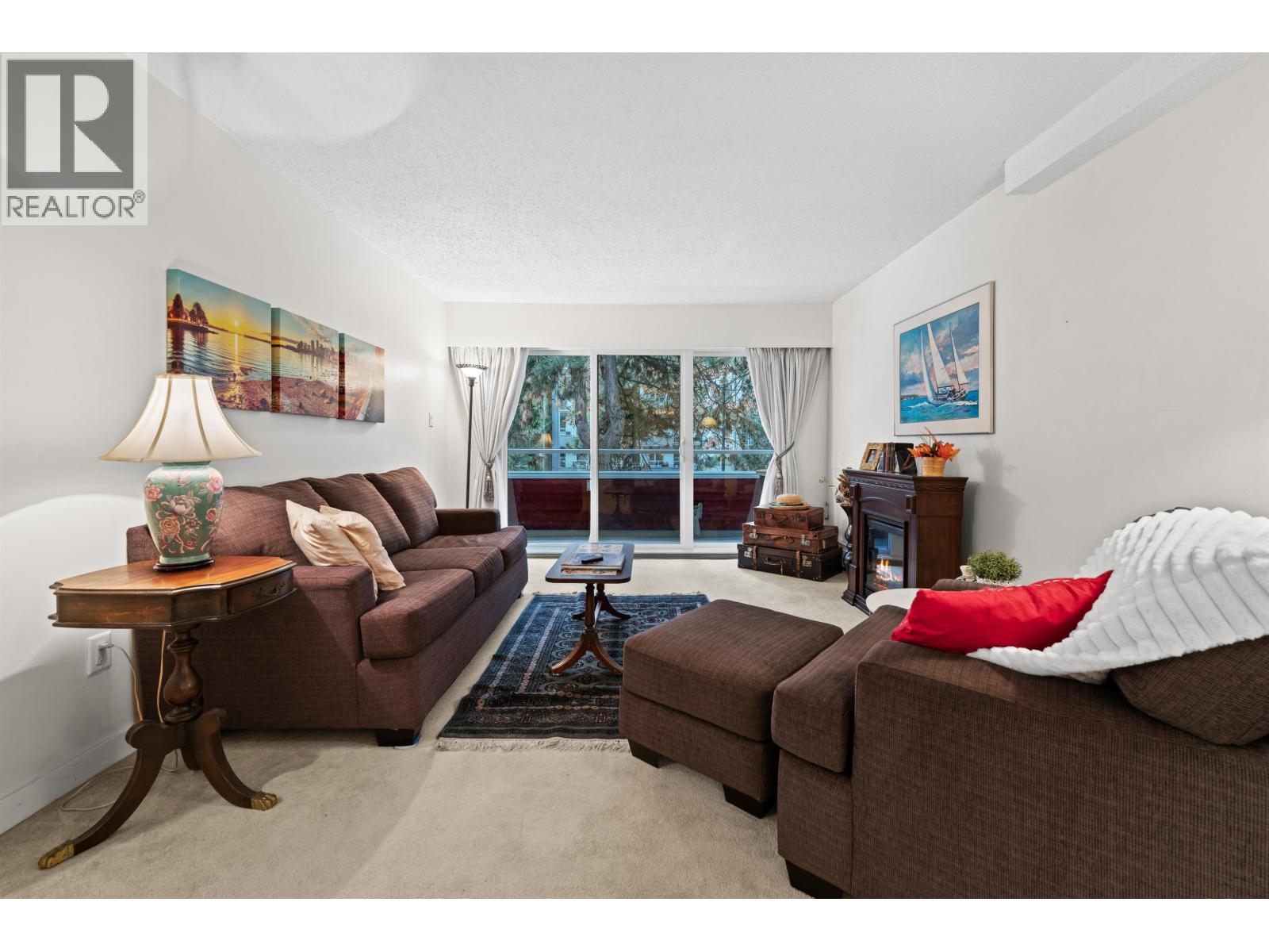 206 250 W 1ST STREET, North Vancouver