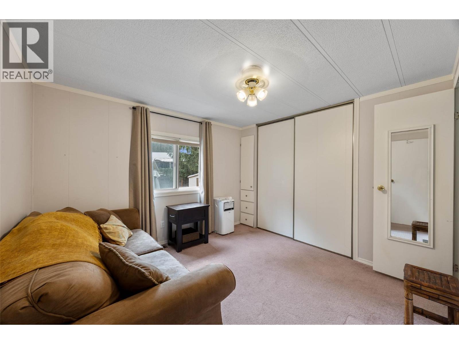 161 Shuswap Avenue Unit# 8, Chase