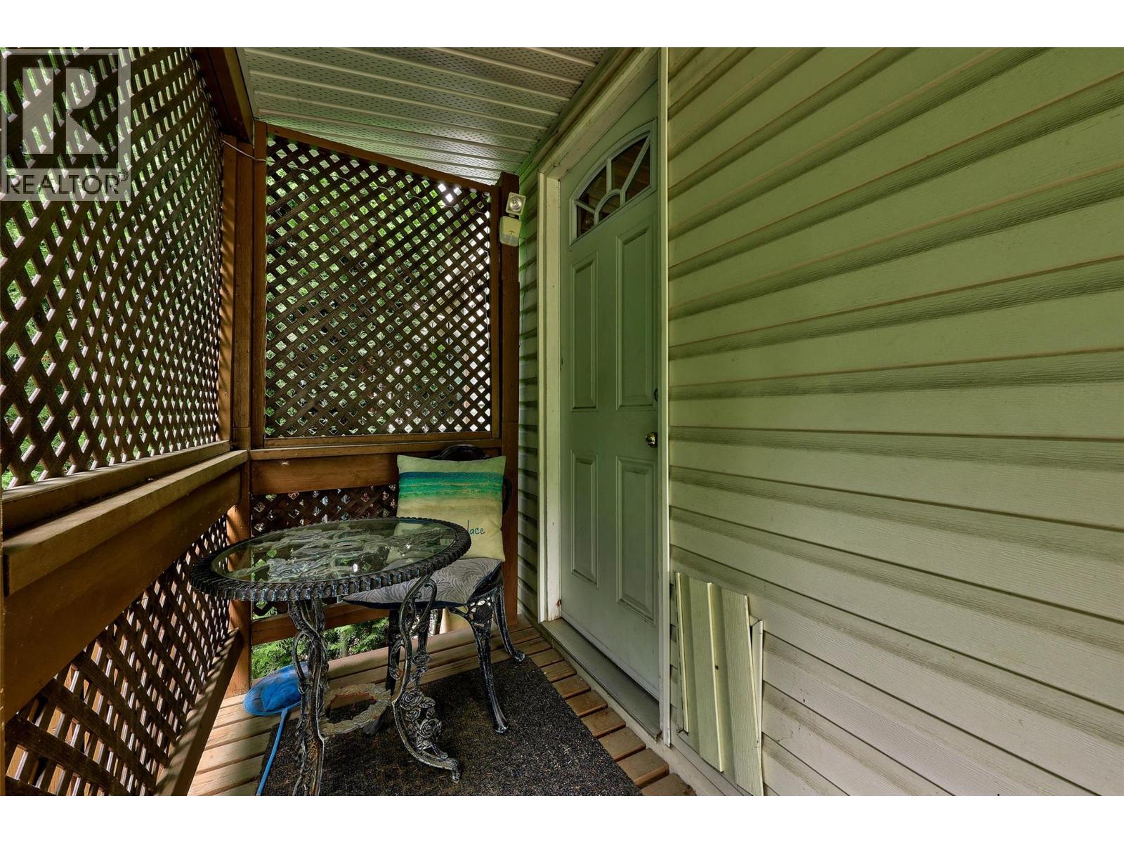 161 Shuswap Avenue Unit# 8, Chase