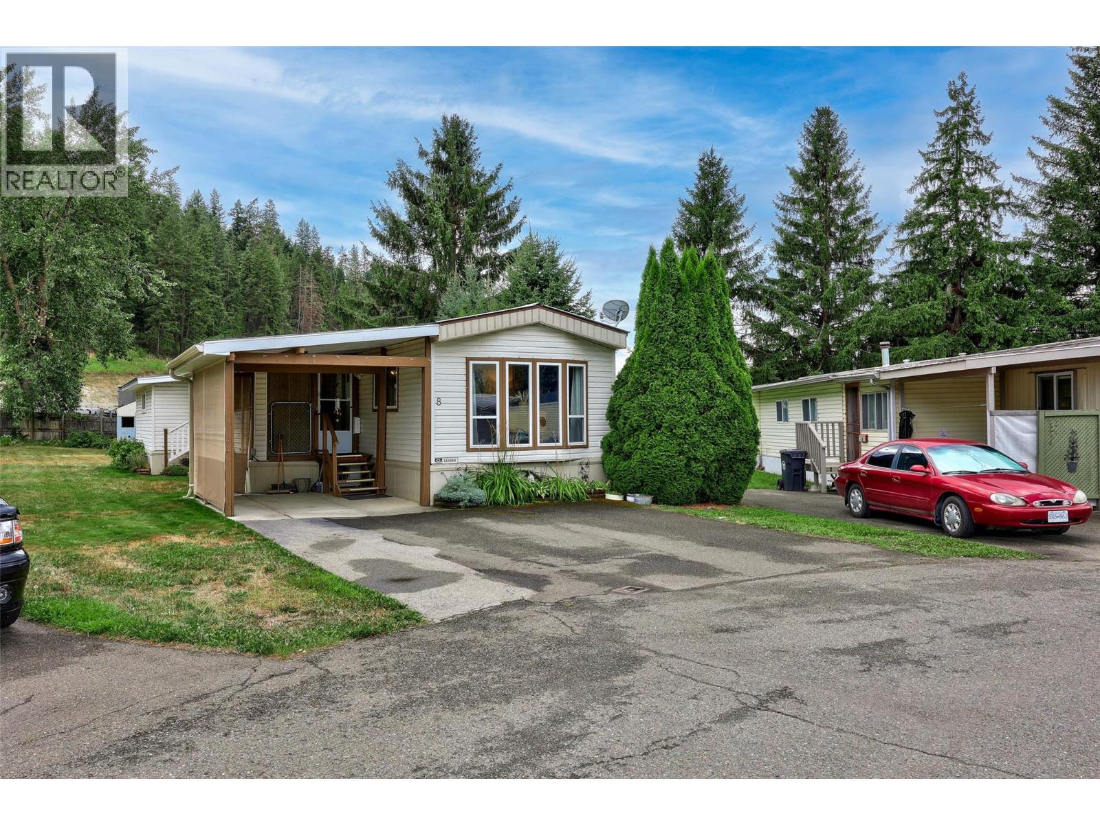 161 Shuswap Avenue Unit# 8, Chase