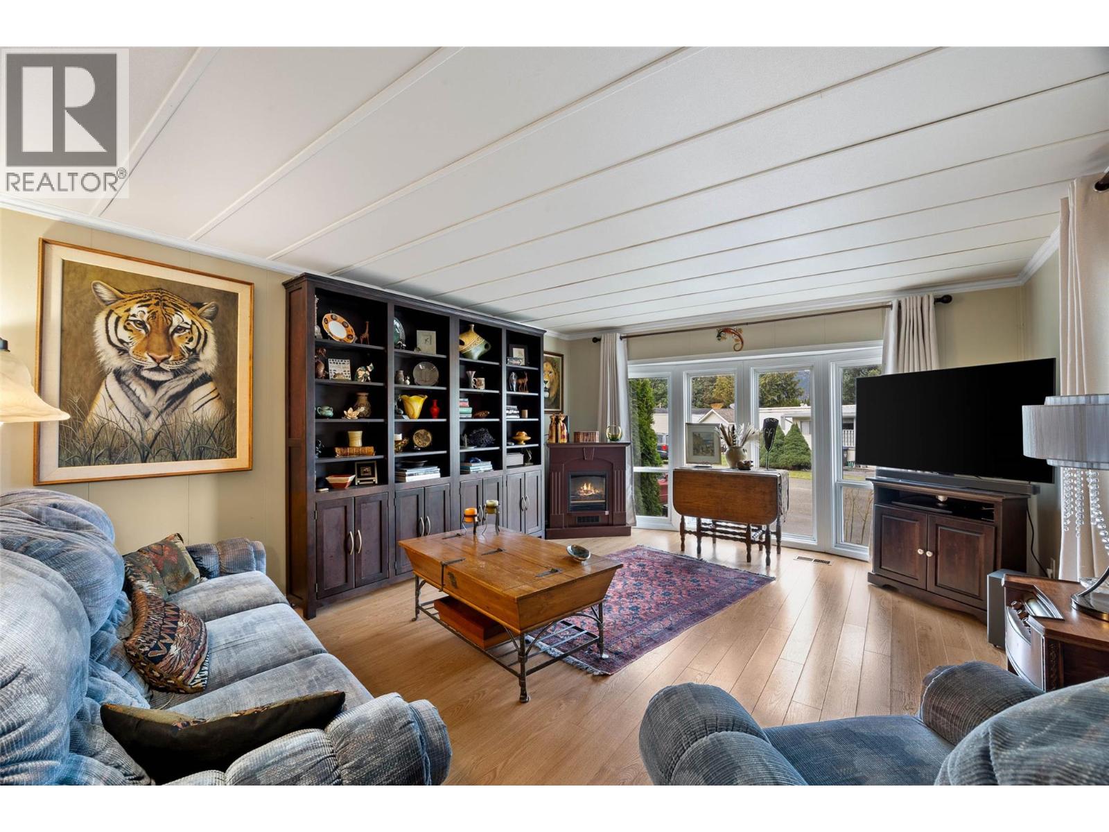 161 Shuswap Avenue Unit# 8, Chase