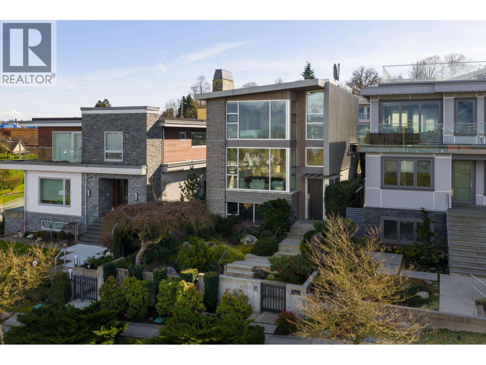 3250 W 20TH AVENUE, Vancouver
