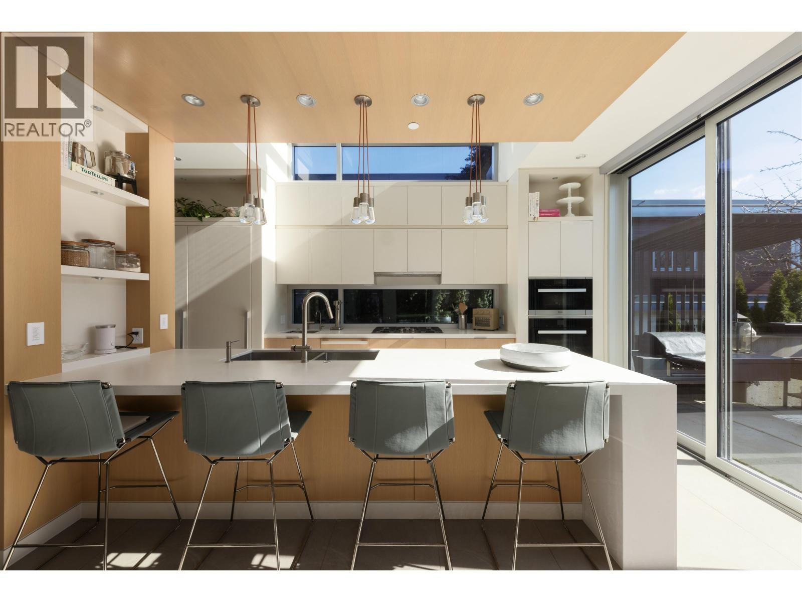 3250 W 20TH AVENUE, Vancouver