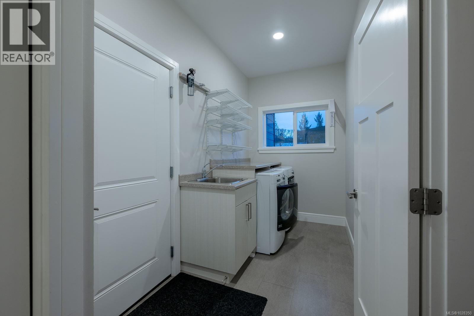 #28 1060 SHORE PINE CLOSE - 27