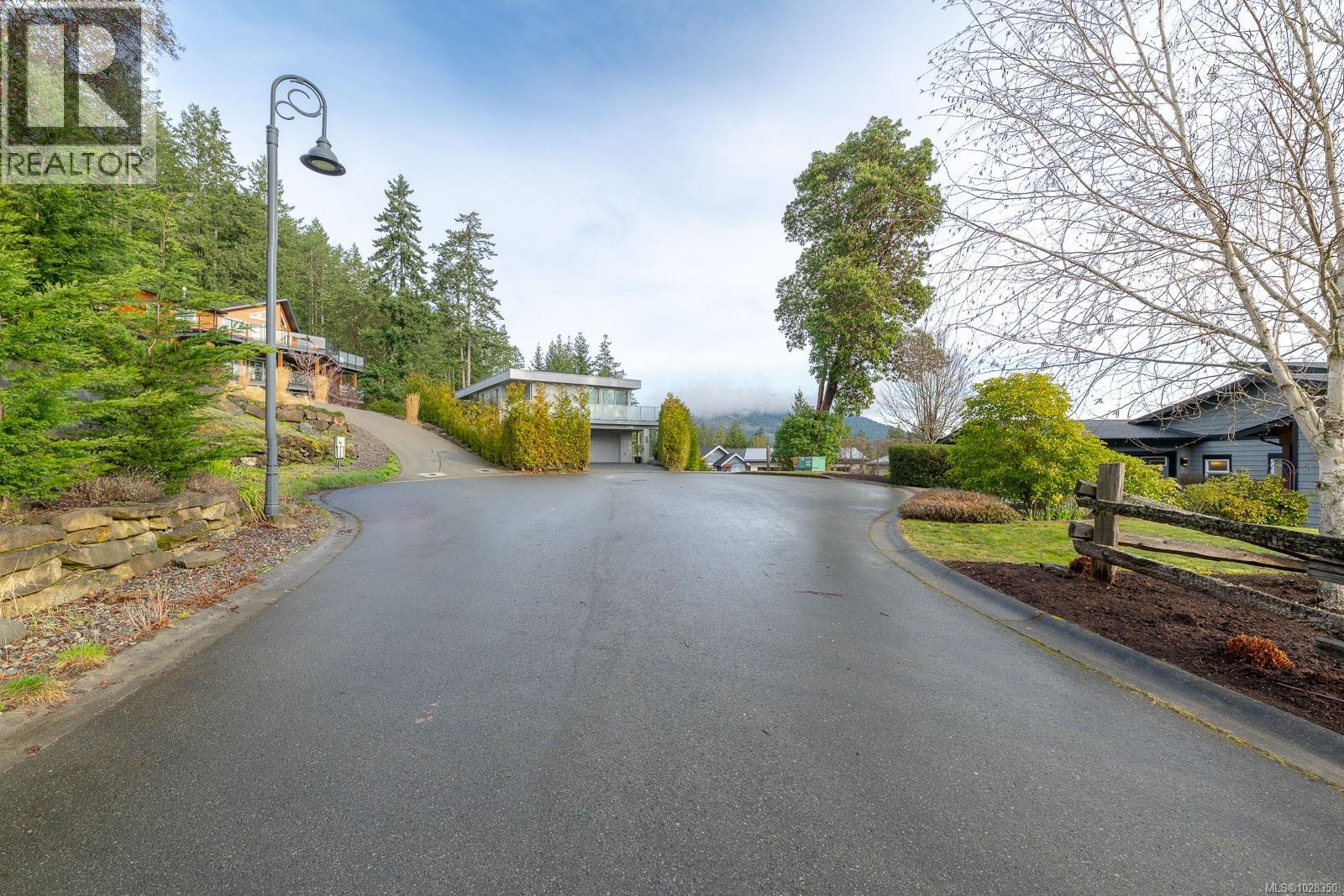 #28 1060 SHORE PINE CLOSE - 43