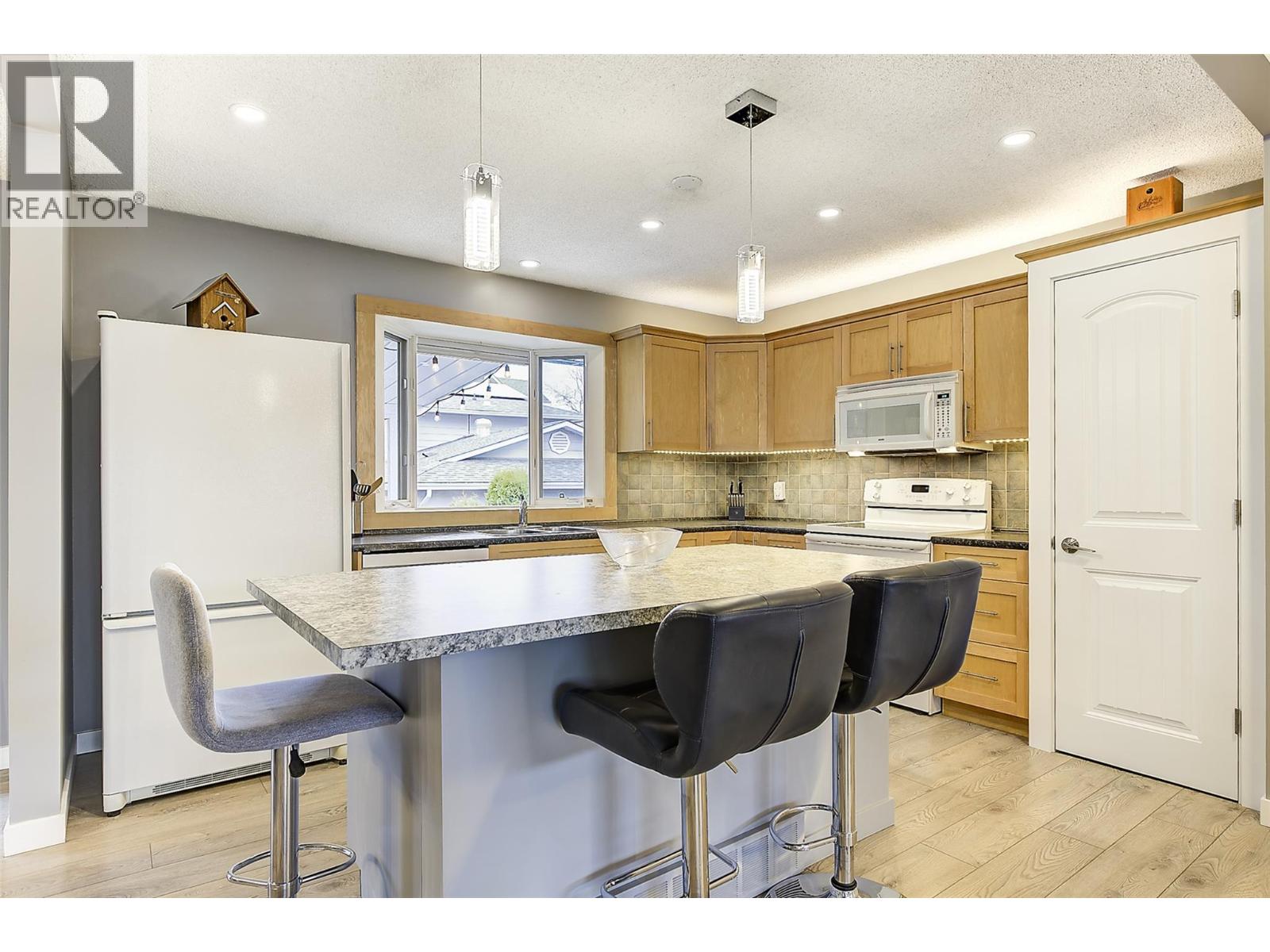  1631 Gillard Drive, Kelowna