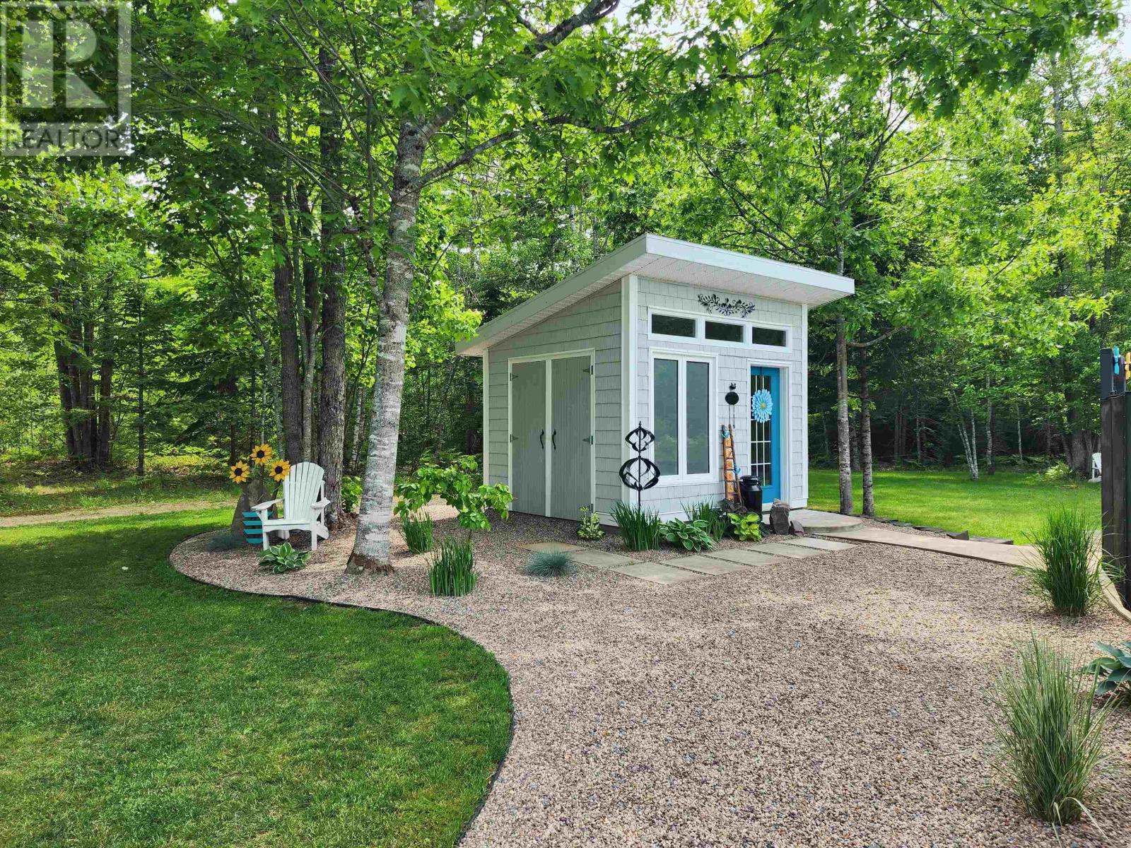 Property 35 of 50 of 915 Bradley Street