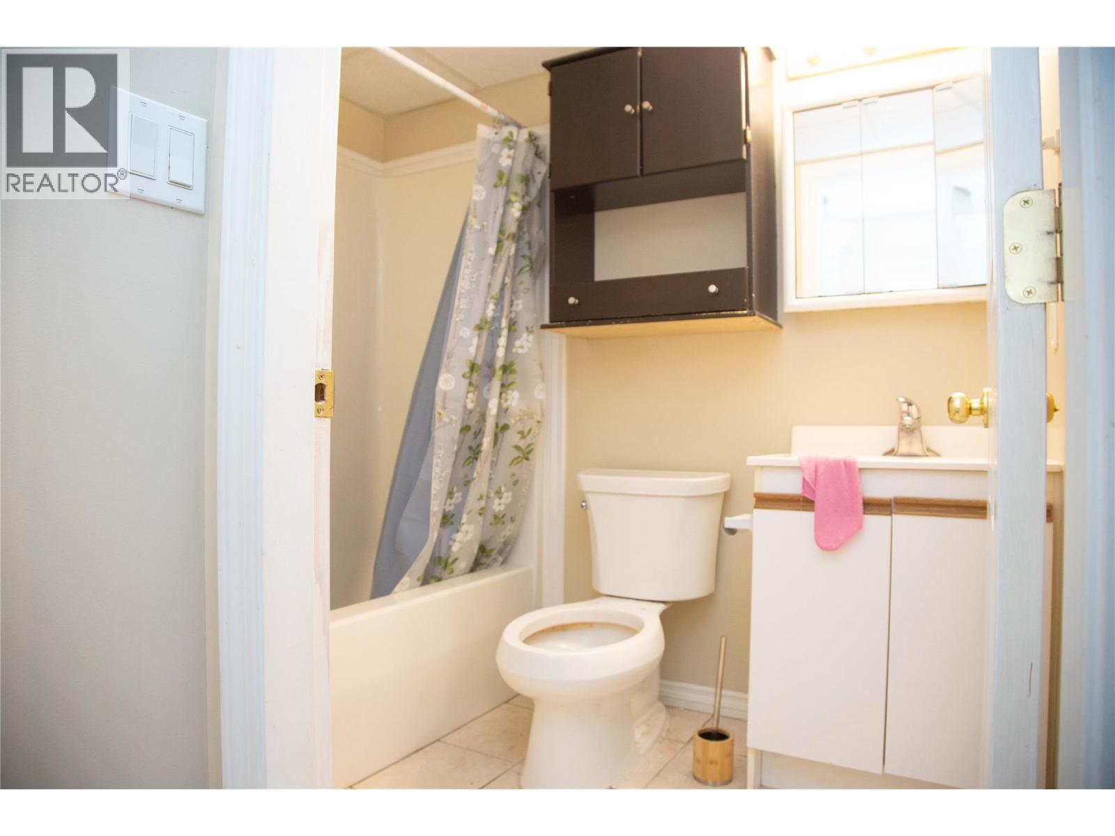 514 Edna Avenue, Penticton