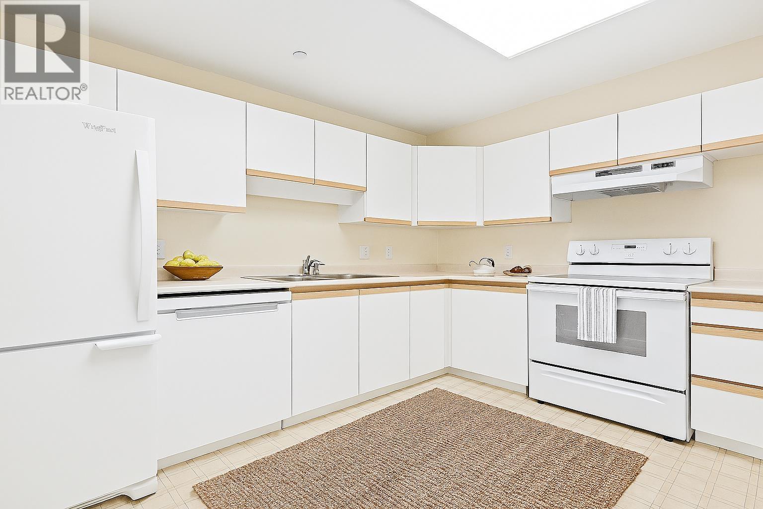 205 843 22ND STREET, West Vancouver