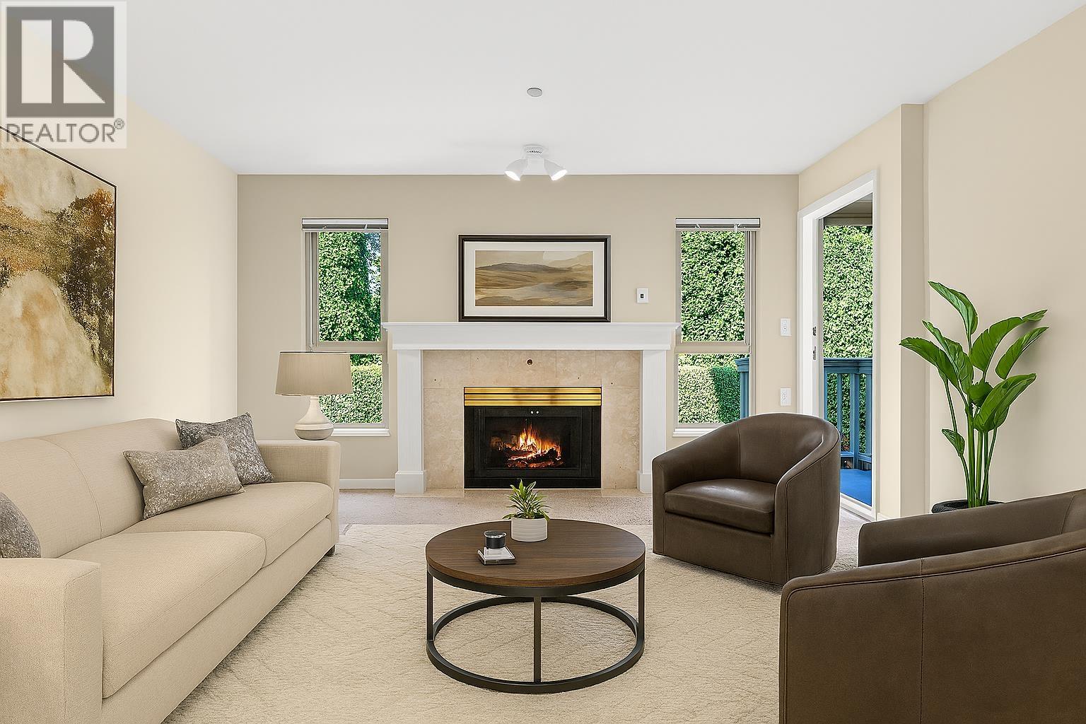 205 843 22ND STREET, West Vancouver