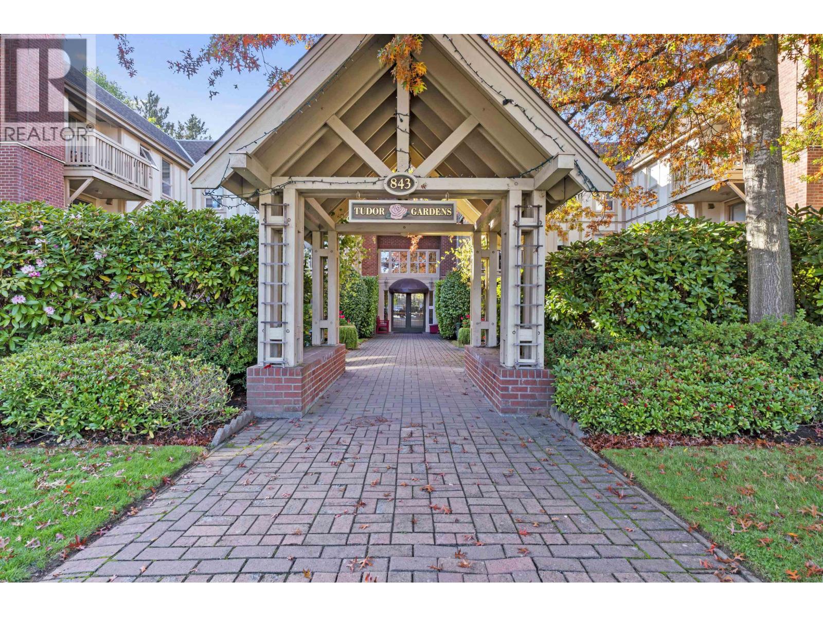 205 843 22ND STREET, West Vancouver