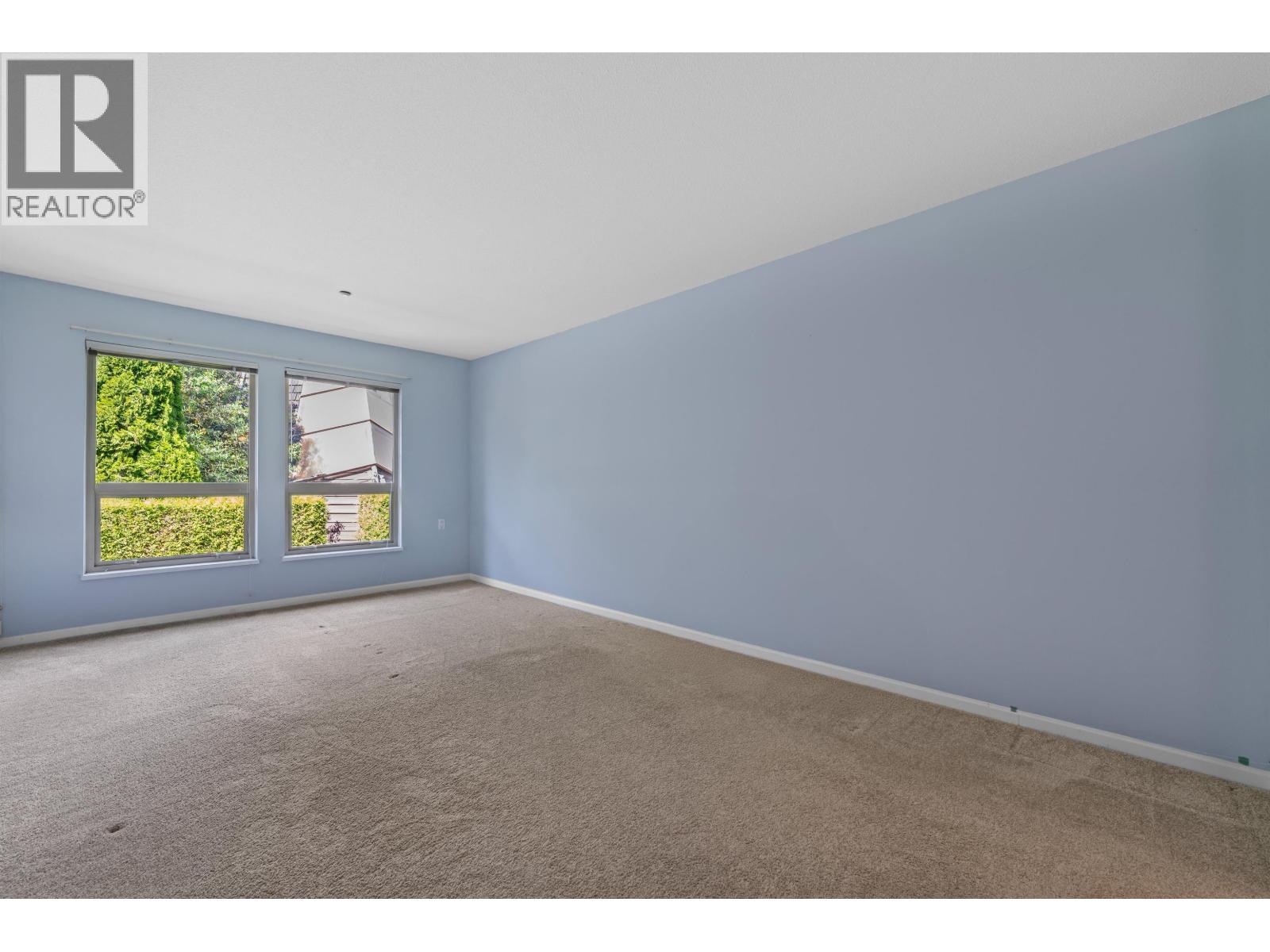 205 843 22ND STREET, West Vancouver