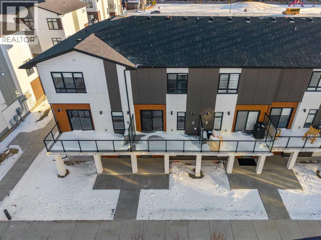 Single Family House for Sale in    Avenue SW West Springs Calgary 