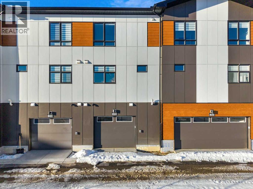 Single Family House for Sale in    Avenue SW West Springs Calgary 