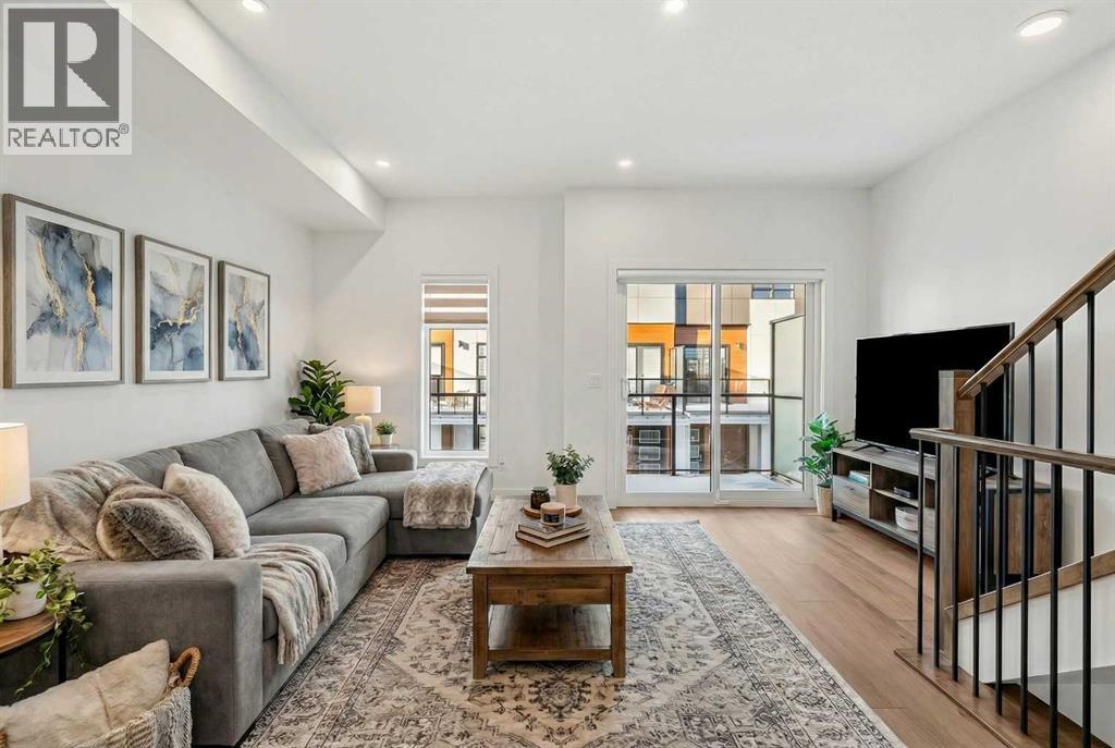 Single Family House for Sale in    Avenue SW West Springs Calgary 