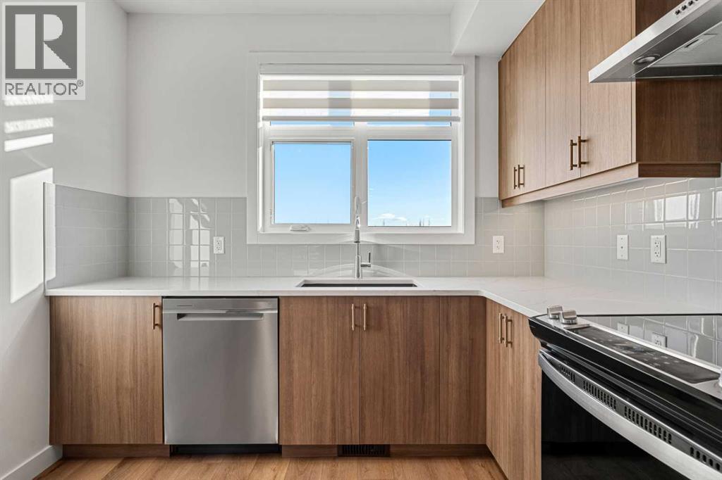 Single Family House for Sale in    Avenue SW West Springs Calgary 