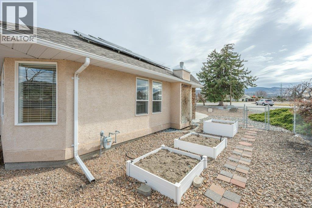 6756 Mountainview Drive, Oliver