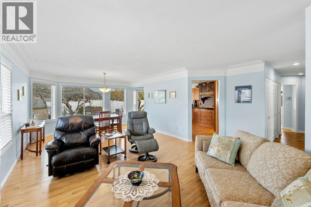 6756 Mountainview Drive, Oliver