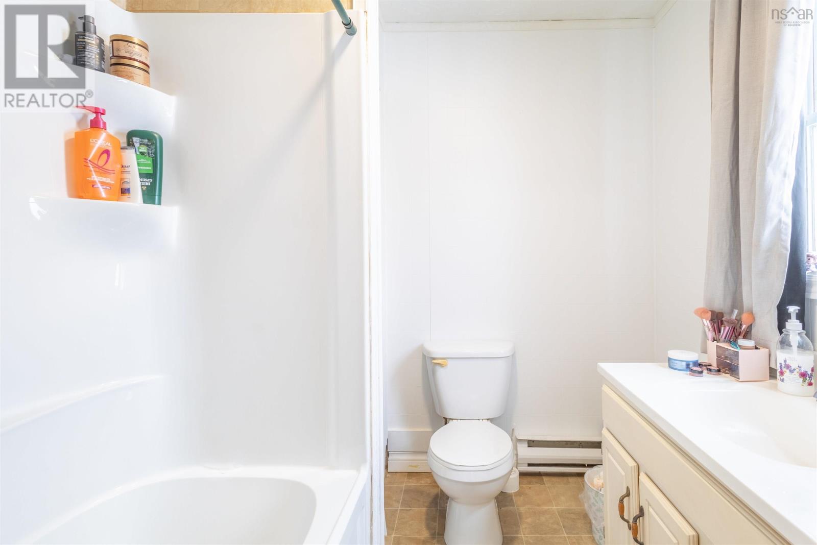 Property 10 of 10 of 5 Bugden Street Street