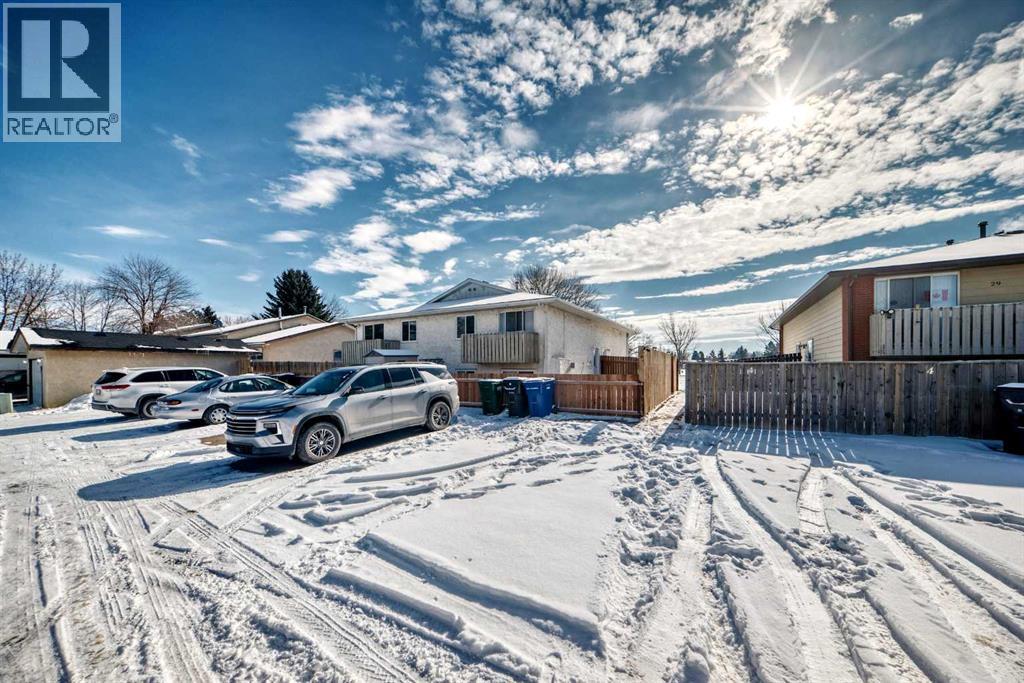 
          33 Meadowlark Boulevard North
            <br/>
            <span>Lethbridge</span>
            , 
            <span>AB</span>
             <span>T1H4R4</span>
         - Photo 15