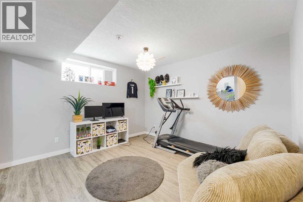 71 Sunset Road, Cochrane