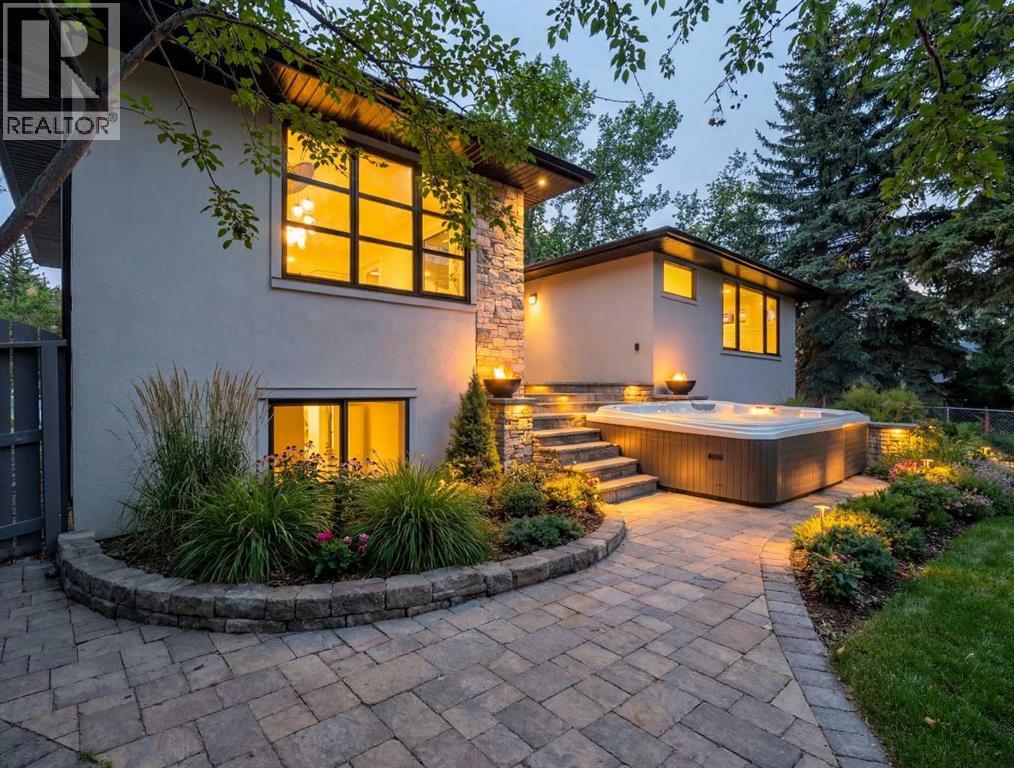 Single Family House Bi-level for Sale in  Varsity Estates Place NW Varsity Calgary 