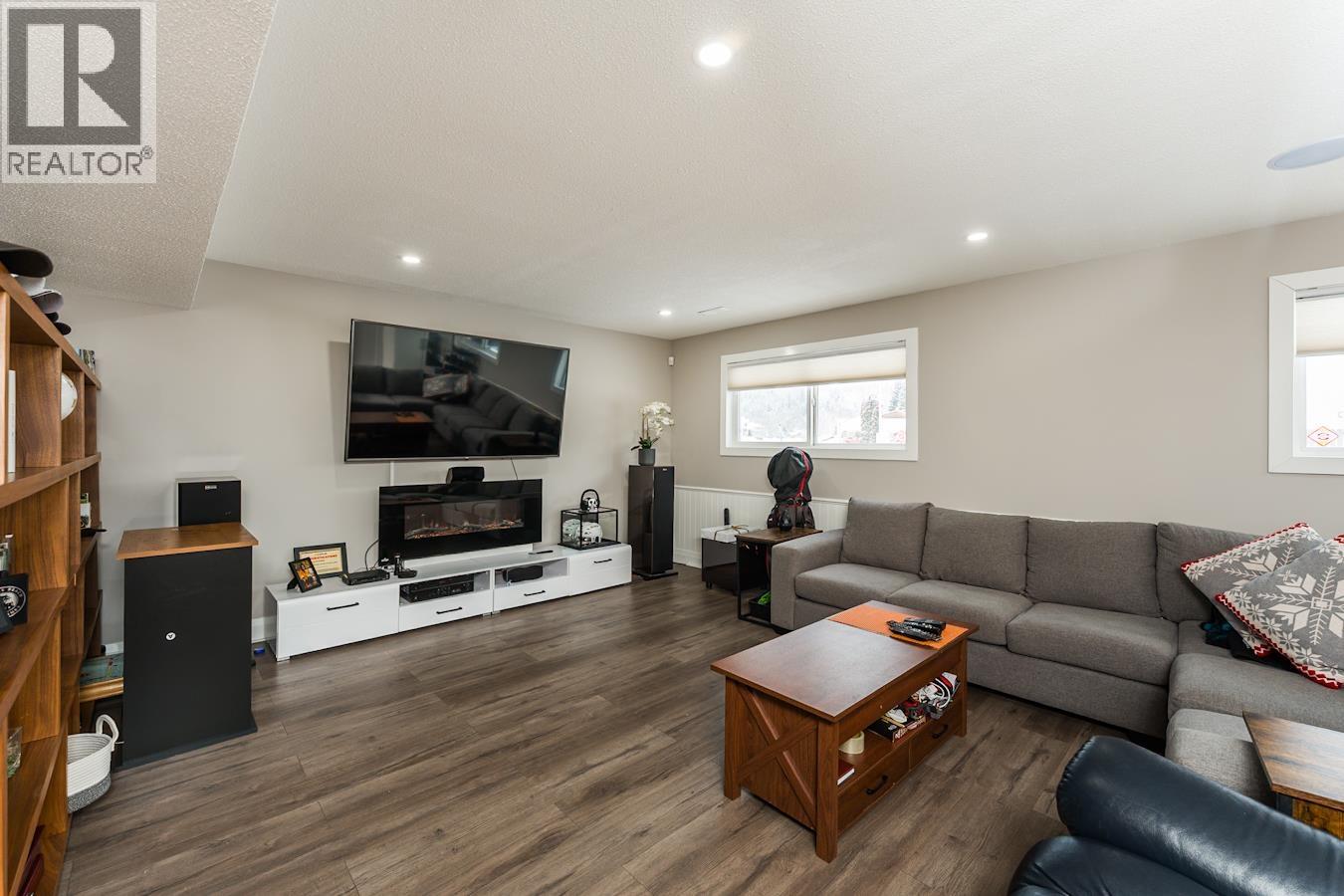 392 GREEN PLACE, Prince George