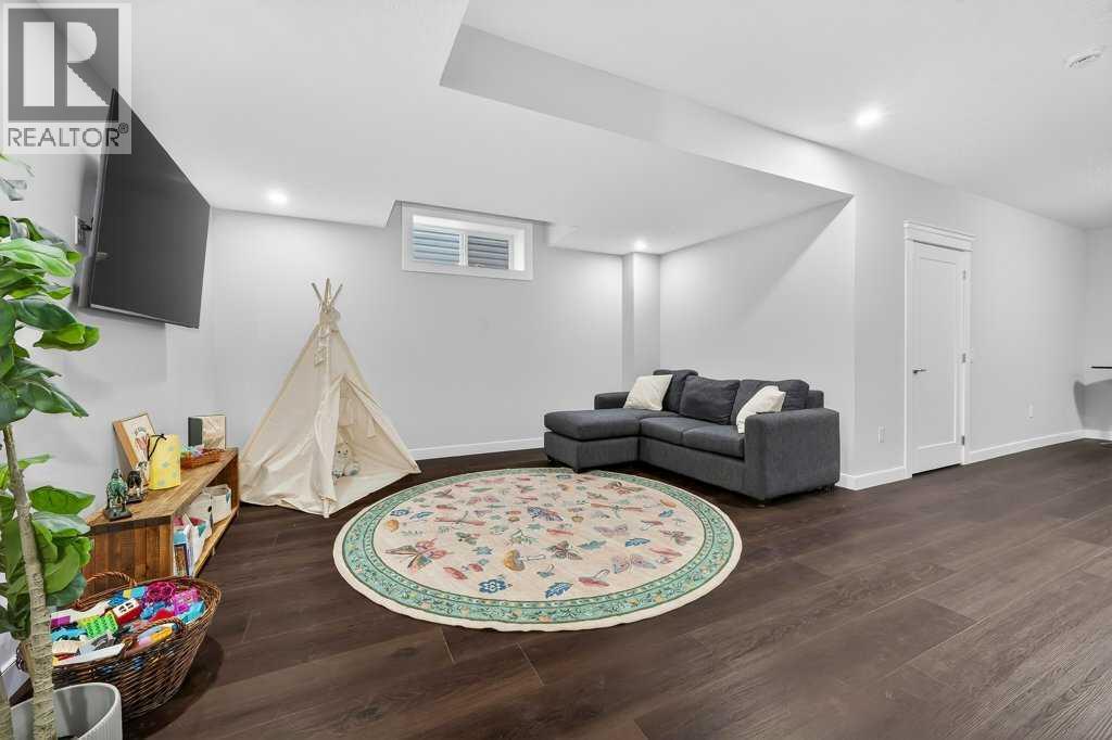 92 Fireside Crescent, Cochrane