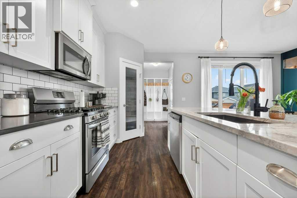 92 FIRESIDE CRESCENT - 2