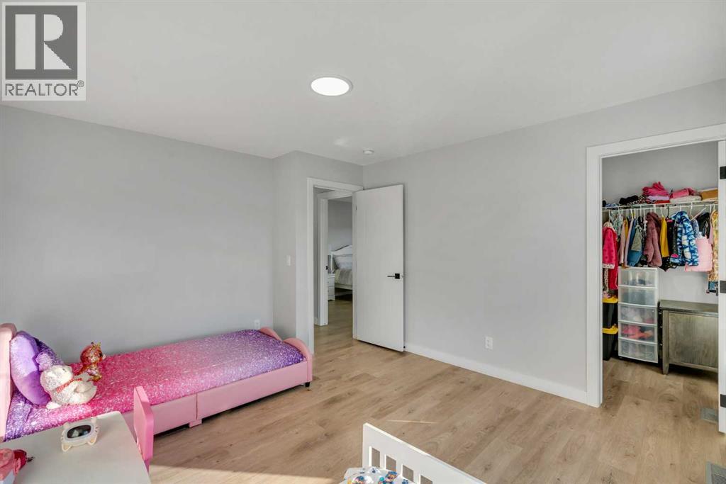 Single Family House for Sale in  Carringsby Avenue NW Carrington Calgary 