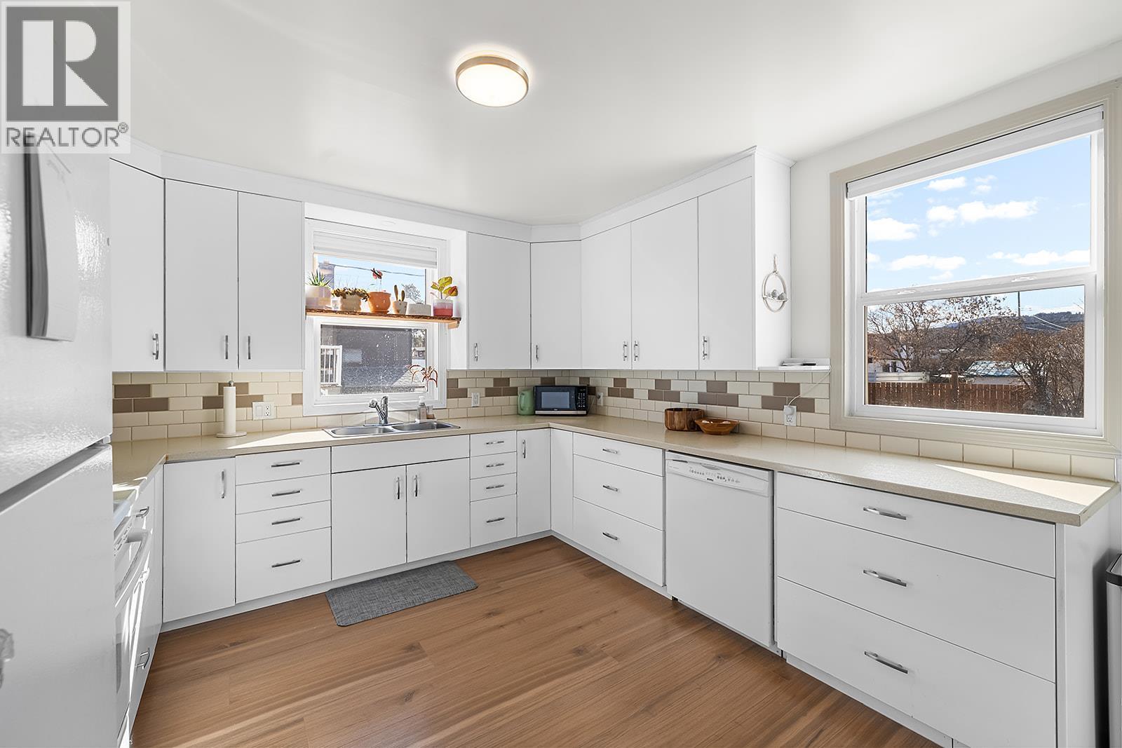 231 6th Ave S, Cranbrook